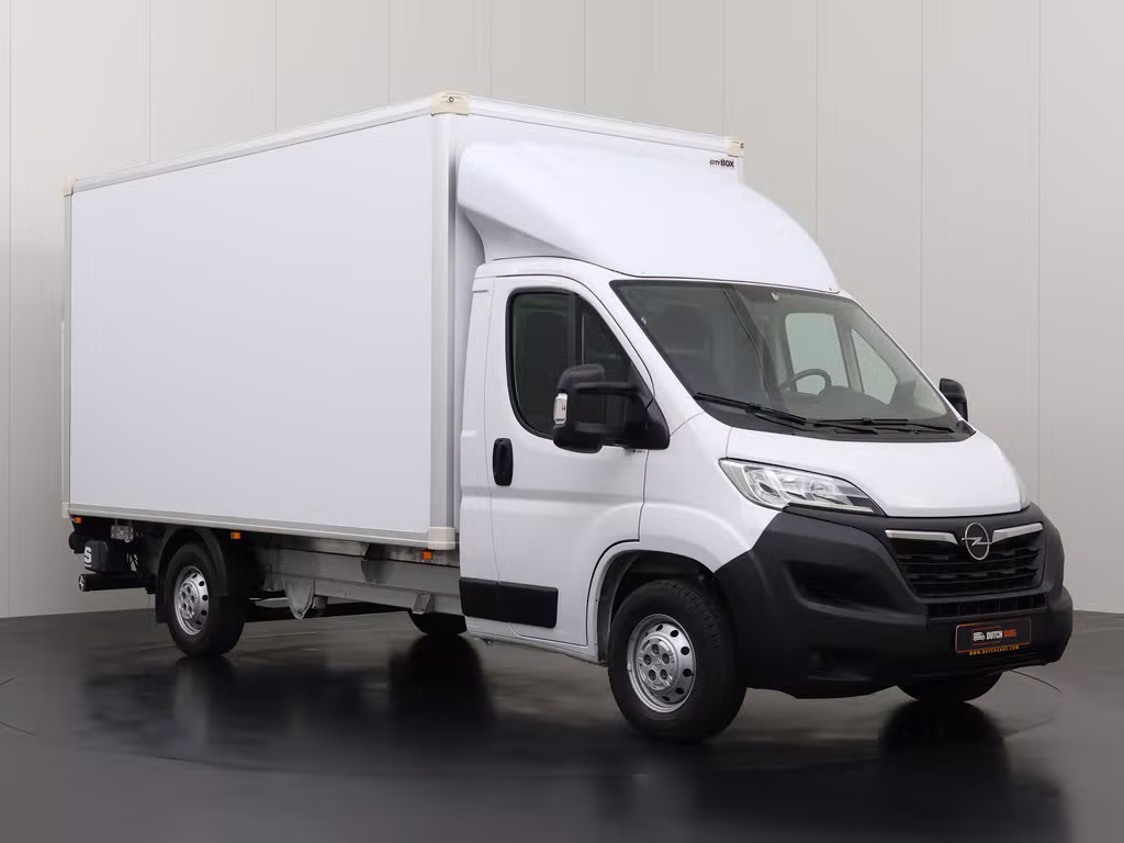 Opel Movano 140PK Bakwagen+Laadklep | 53.049 km | 2024 | 140 pk