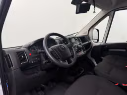 Opel Movano 140PK Bakwagen+Laadklep | 2500KG Trekhaak Dakspoiler | 68.065 km | 2024 | 143 pk