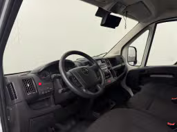 Opel Movano 140PK Bakwagen+Laadklep | 61.649 km | 2024 | 140 pk