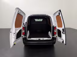 Opel Combo 1.5BlueHDi 100 S&S ( 2023 ) | 122.272 km | 2023 | 102 pk