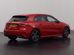 Mercedes-Benz A-Klasse 200 AMG | Panorama | Led | Augmented | Widescreen | 184.869 km | 2018 | 163 pk