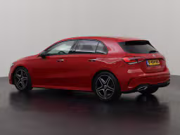 Mercedes-Benz A-Klasse 200 AMG | Panorama | Led | Augmented | Widescreen | 184.869 km | 2018 | 163 pk